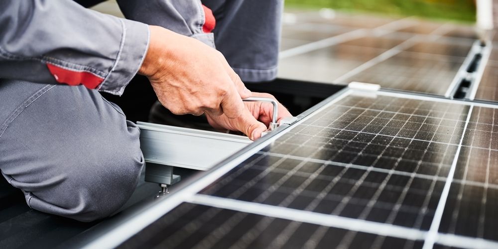 Gebruikte zonnepanelen maken levensduur vol op een ander dak