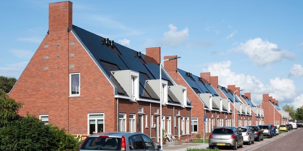 Nederland kampioen zonnepanelen, maar nog niet op sociale huurwoningen