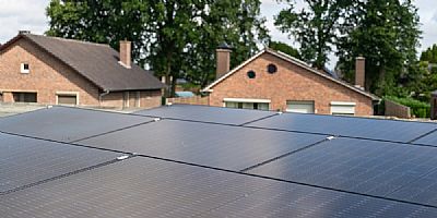 Tweede Kamerfracties willen verbod op terugleverkosten zonnepanelen